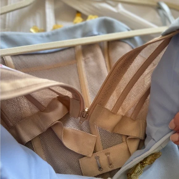 Carolina Herrera butterfly applique strapless column dress gown &custom cape - Picture 10 of 14